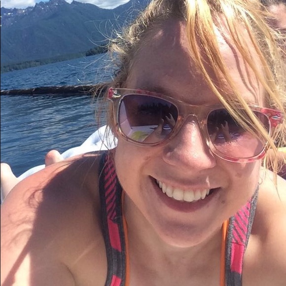 Meet your Posher, Briana - Picture 1 of 1